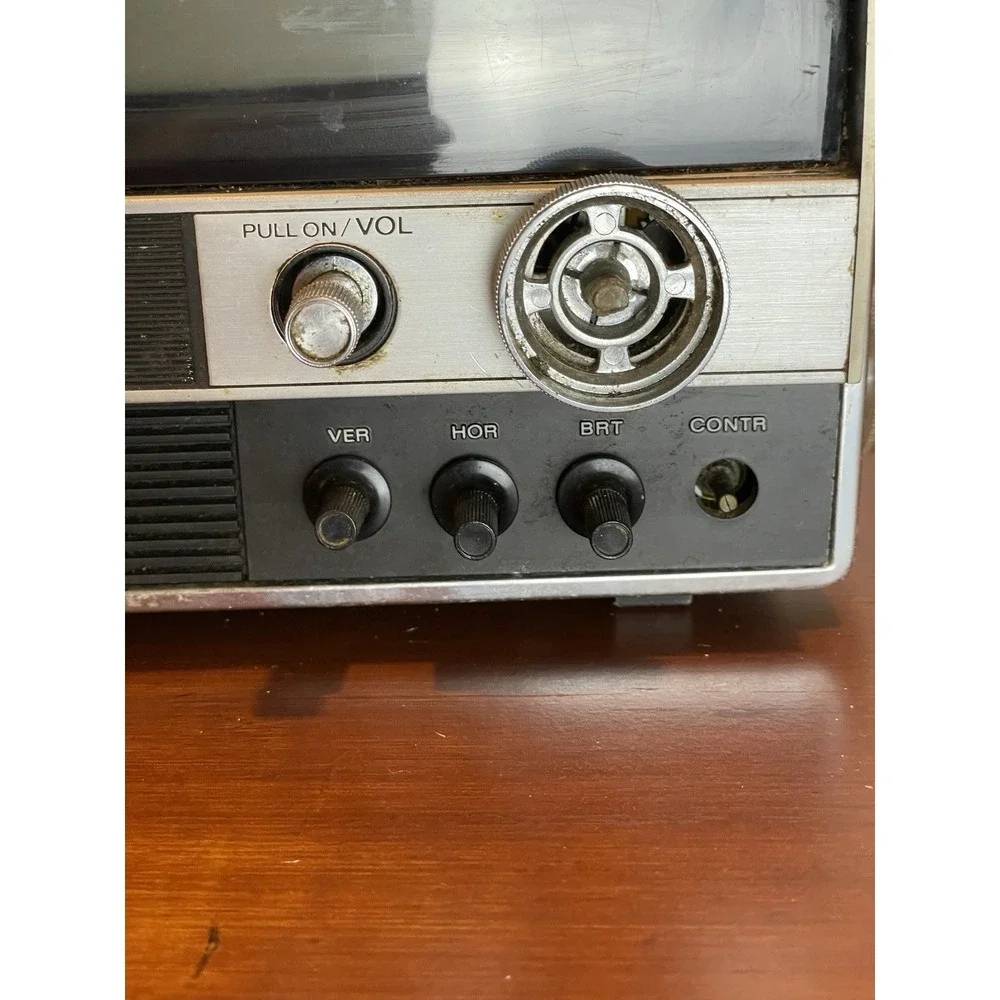 Vintage Sony portable transistor TV TV-920U‎